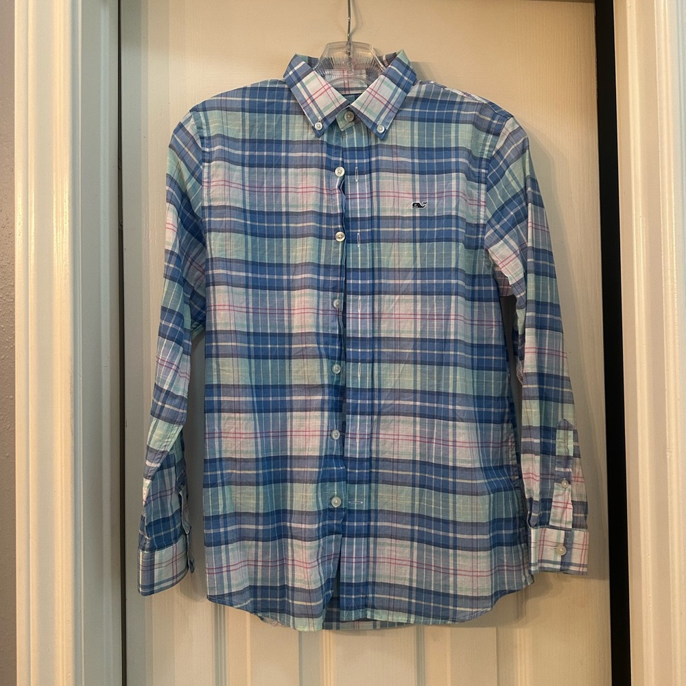 Vineyard Vines Blue and White Casual Button Down Shirt